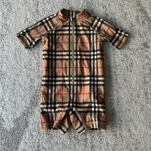Authentic Burberry Rashguard - Picture 1 of 4